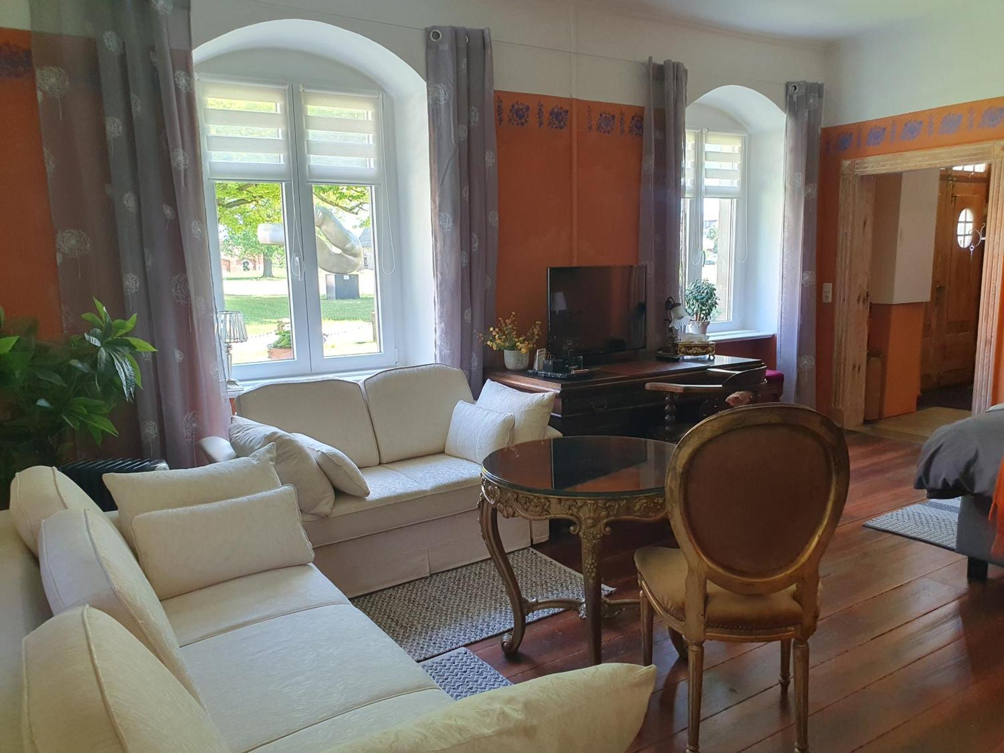 Gesindehaus Am Schloss Kummerower See Kummerow  Eksteriør billede